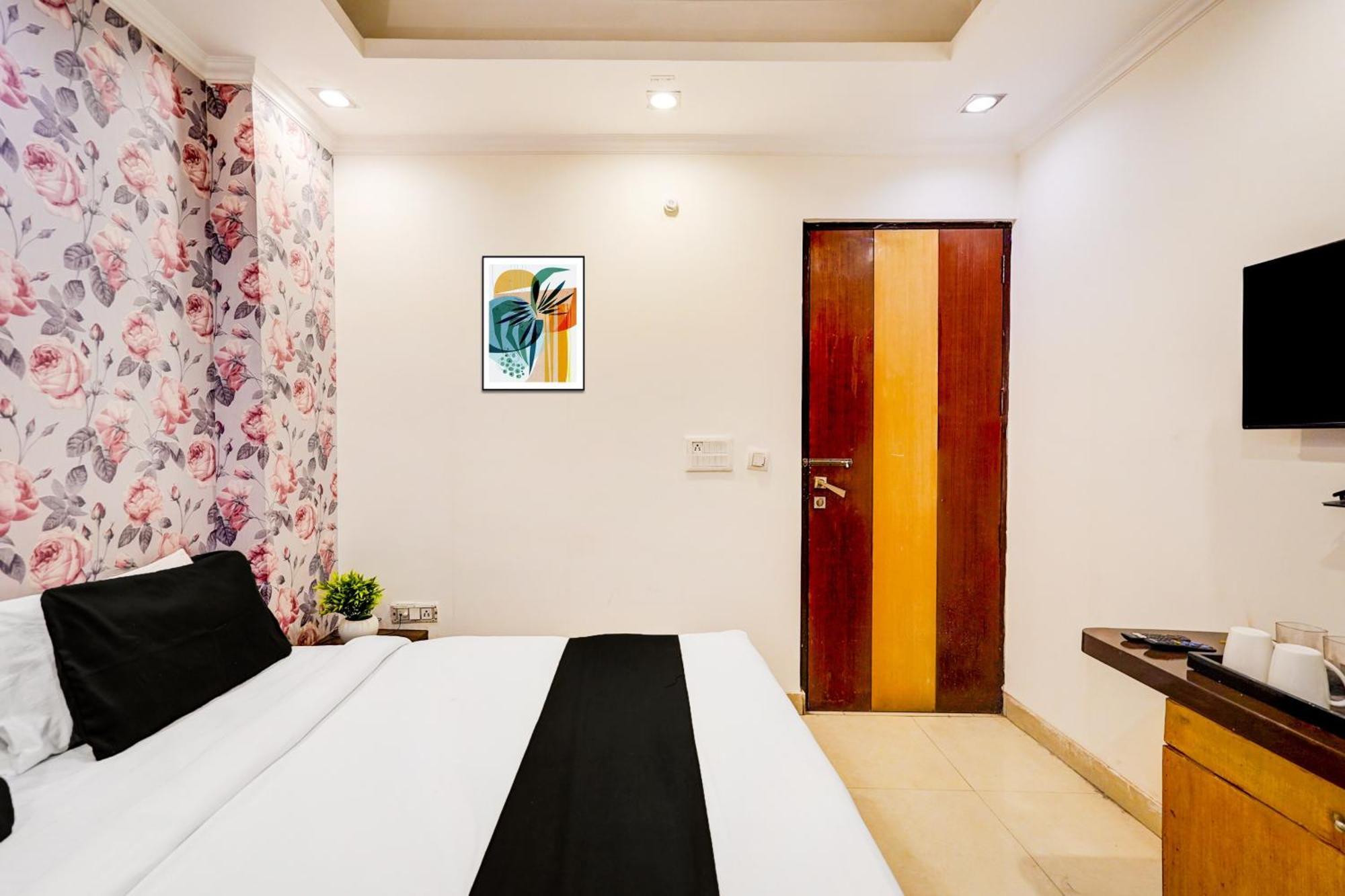 Hotel Collection O Sector 5 Ghaziabad Exterior foto