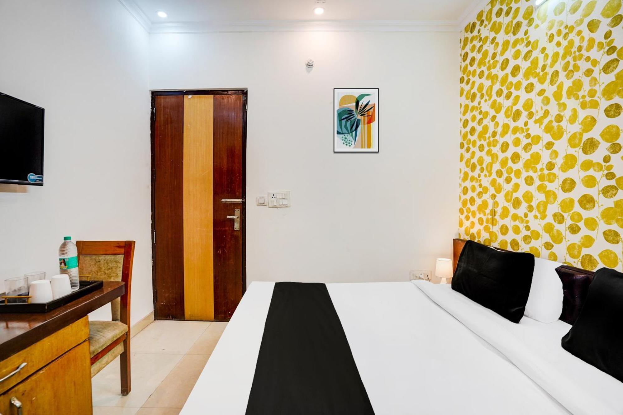 Hotel Collection O Sector 5 Ghaziabad Exterior foto