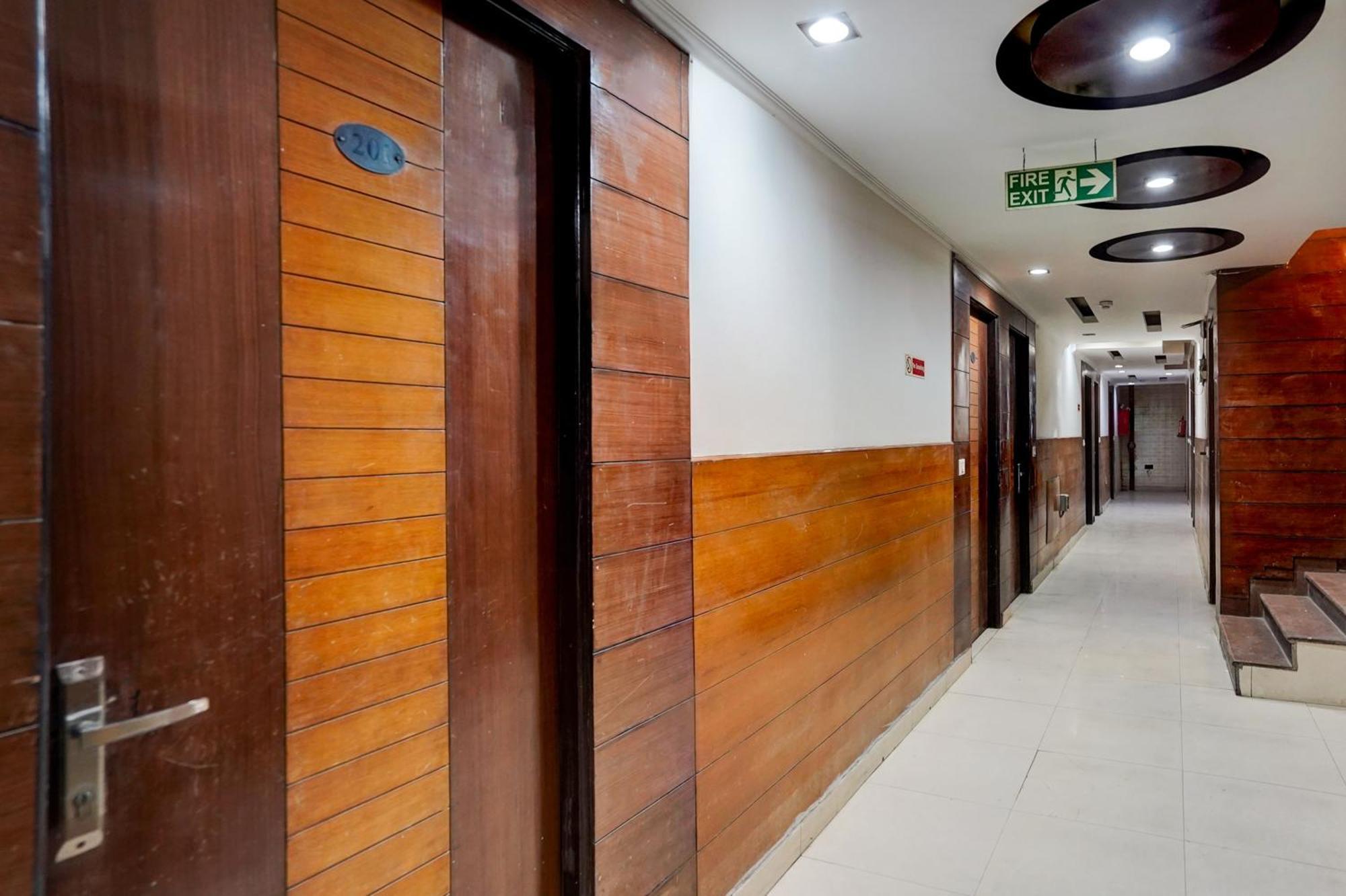 Hotel Collection O Sector 5 Ghaziabad Exterior foto